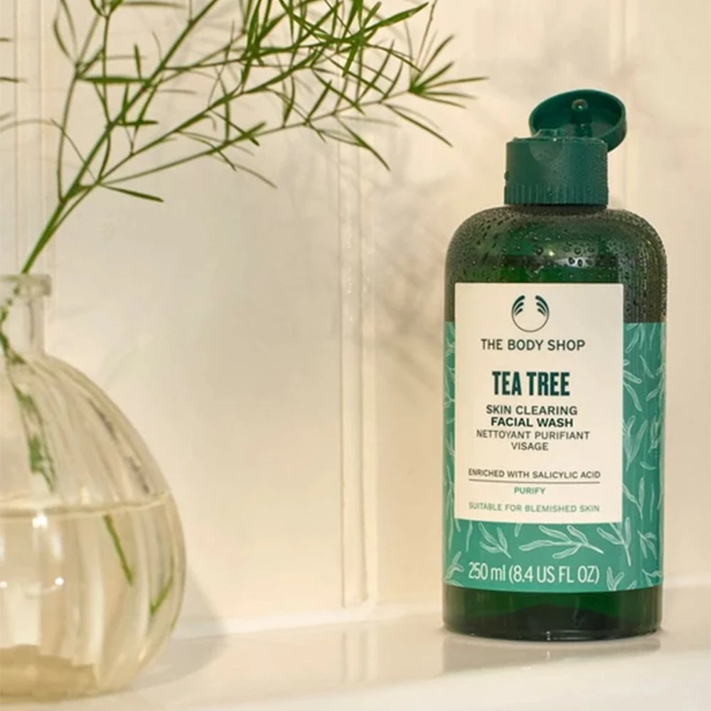 The Body Shop Tea tree Skin Clearing Facial Wash (250 ml) - imagine 3